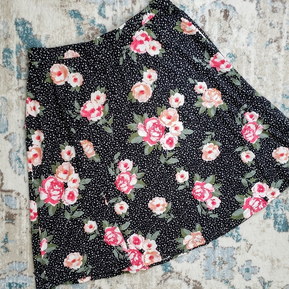 Gilli Dresses & Skirts - Stitch Fix Gilli Brushed Knit Skirt Floral Print